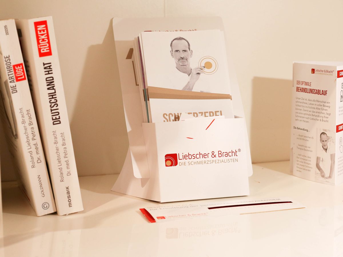 Informationsmaterial und Bücher zur Schmerztherapie nach Liebscher und Bracht